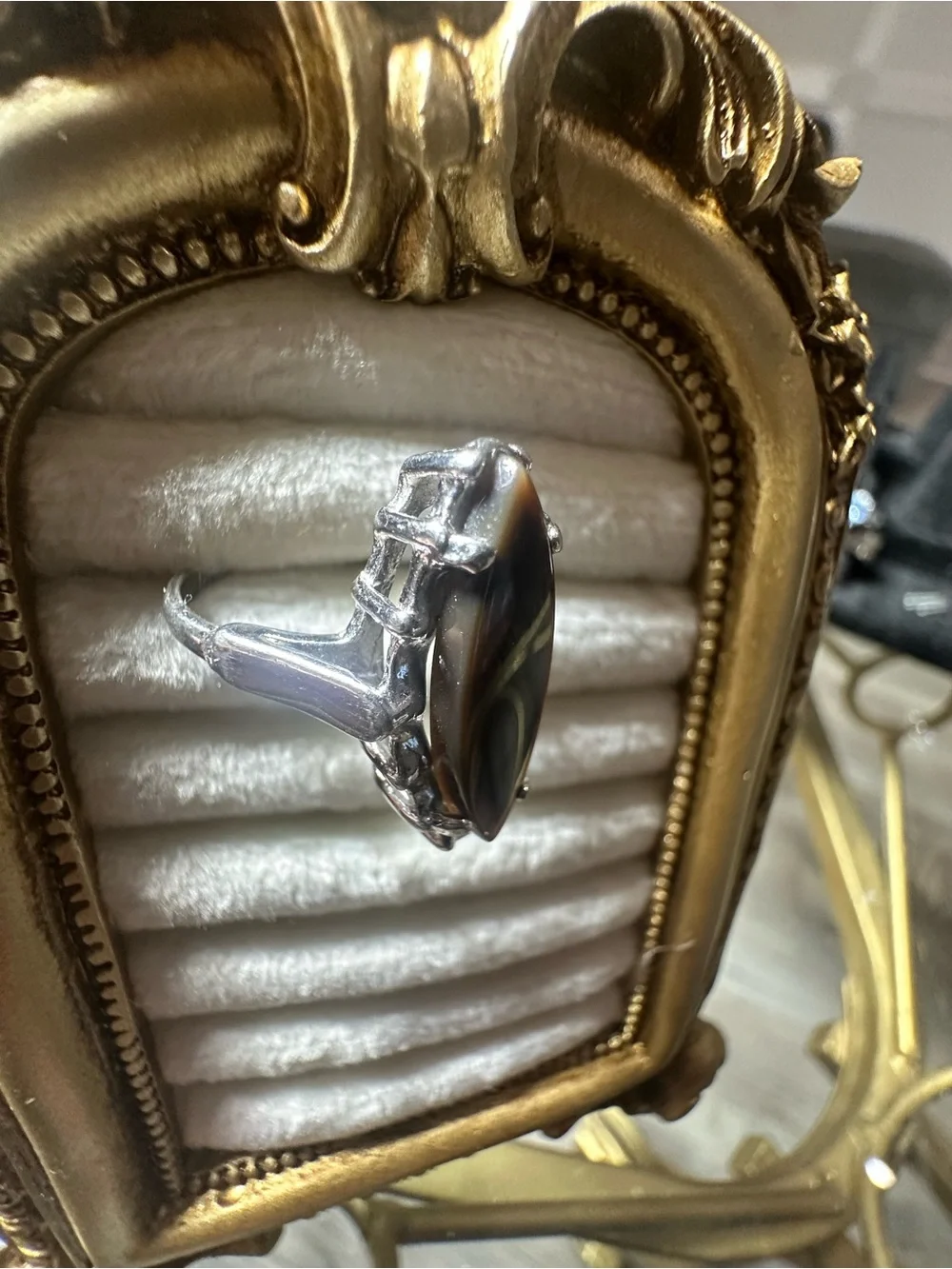 18k HHE mark costume ring